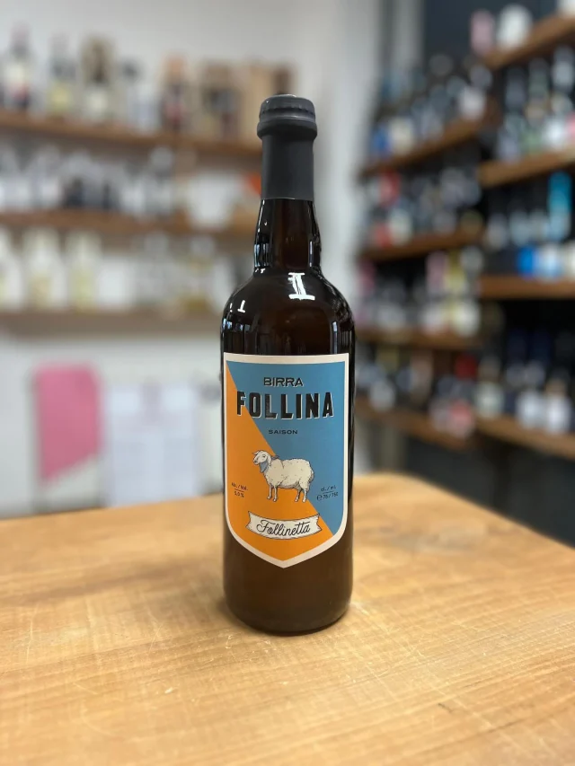 🍺 FOLLINETTA
🏡 Birrificio Follina – Pedeguarda di Follina (TV)
🌊 Ispirata alla “piccola deviazione” del fiume Follina e alla tradizione tessile della zona

⸻

🔎 Scheda tecnica
	•	Stile: Belgian Saison
	•	Fermentazione: Alta Fermentazione 
	•	Gradazione alcolica: 5% Vol.
	•	Temperatura di servizio: 8–10 °C
	•	Formati disponibili: 33 cl – 75 cl

⸻

👁 Colore: biondo chiaro
👃 Profumo: delicatamente fruttato
👄 Gusto: fresca, leggera, con accenni di frutta e un finale secco e beverino

⸻

🍽 Abbinamenti
Ideale come aperitivo o in abbinamento a piatti semplici e delicati

Una birra bionda ispirata alla storia del borgo di Follina: leggera, fruttata e piacevole, da bere in ogni occasione.

#Follinetta #BirraFollina #CraftBeerItalia #BirraVeneta #BelgianSaison #BirraArtigianale #TradizioneItaliana #BeerLovers #EasyDrinking